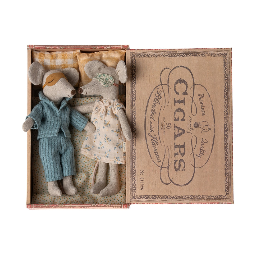Maileg - Mum and Dad Mice In A Cigar Box